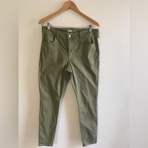 Old Navy Rockstar Super Skinny Mid-Rise Jeans